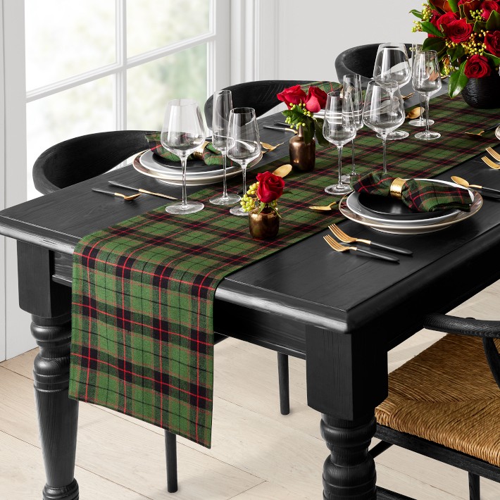 How to Create a Stunning Holiday Tablescape - Plaid Accents for Holiday Elegance